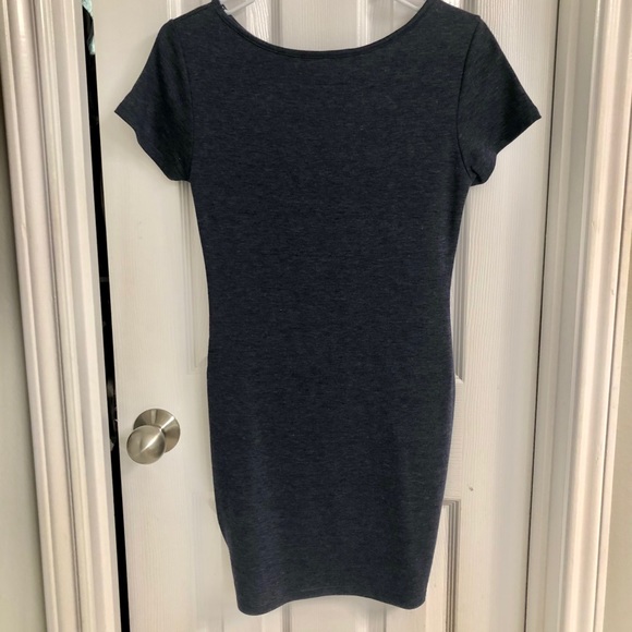 Form fitting knotted/gathered dress - Picture 3 of 5